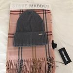 Steve Madden Hat And Scarf Set Photo 0