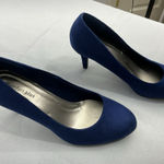 Predictions Womans Comfort Plus By  Stiletto Pumps 7 W Blue NWOT Photo 0