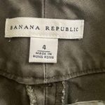 Banana Republic Womens Size 4 Olive Green Flat Front Casual Shorts Photo 2