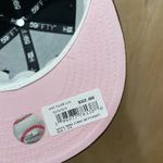 Hat club New York yankees 1999 World Series size 7 1/4 brand new Purple Photo 5