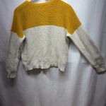 BDG  Women's Mustard and Cream Crew Neck Sweater‎ Photo 7