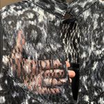 Shannon Ford NY Elegant Black & White Patterned Sleeveless Blouse, Lace, Sz XL Photo 4