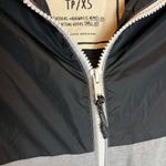 Garage Women’s XS Lightweight Casual Gray and Black Jacket with Hood Mes… Photo 2