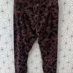 Lululemon Align Crop *21"
Mini Dusk Floral Antique Bark Black Photo 6