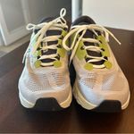 on cloud  Cloudstratus Women's Running Shoes Size 9 White Green EUC Photo 1