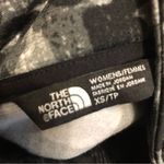 The North Face TNF  active jacket top long sleeve windbreaker size XS womens Photo 2