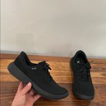 Kizik Unisex Blackout Madrid Eco Knit Sneakers Women’s 9 Wide Men’s 7.5 Wide Black Photo 4