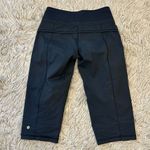 Lululemon capris size 4 Photo 2