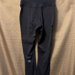 Alo Yoga  Womans Cropped Goddess Legging Black Size Small 24” Inseam Photo 1
