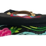 Guatemalan Embroidered Pink
Floral Purse, made in Guatemala Pink Photo 11