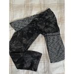 Active Life Women's Reversible Capri Leggings Black/Gray Print Size S Photo 1