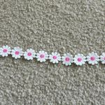Amazon Daisy Choker Photo 3