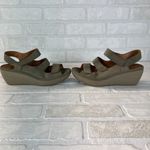 Clarks Sandals Womens 7.5 Gray Sage Reedly Juno Wedge Nubuck Strappy Open Toe Photo 11