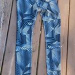 Reebok  leggings - cute fan- like design, Medium Photo 0