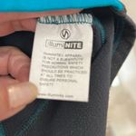 Illumi NITE athletic/running shirt with hood 3/4 zip thumb holes back pocket Size XL Photo 2