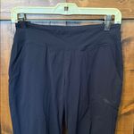 Mountain Hardwear  Dynama High-Rise Ankle Pants, Size XS Photo 3