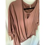 Wishlist Dusty‎ Rose Dolman Sleeve Keyhole Neck Medium Top Twist Front M Women’s Photo 2