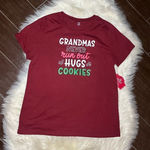 Holiday Time  “ Grandmas never run out of hugs or cookies” short sleeved tee sz L Photo 0