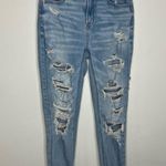 American Eagle destroyed mom jeans light wash women’s size 4 long trendy casual Photo 1