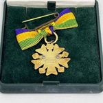 REX 2010 Lady's Ducal Pin New Orleans Mardi Gras Krewe Favor with Box B.H. Mayer Gold Photo 4