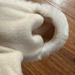 American Eagle Women’s White Fluffy Mittens Photo 6