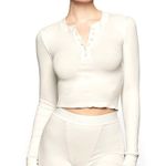 SKIMS  COTTON RIB LONG SLEEVE CROP HENLEY – BONE – SIZE 4X – NWT Photo 0