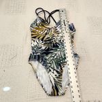 Hurley Criss cross back leaf print one piece swimsuit XS SW 5056 Photo 1