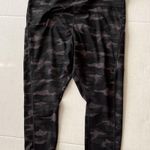 Athleta  Ultimate Camo 7/8 Tight Photo 2