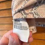 American Eagle Women’s Snakeskin Coral and Grey Crop Top Sz S Photo 4