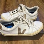 VEJA white gold lace up low top shoes sneakers Photo 7
