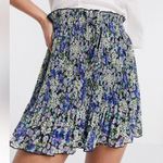 ASOS  Stradivarius Pleated Short in Blue Floral Print Photo 1