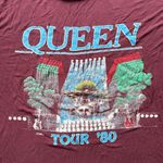 Daydreamer  Queen Short Sleeve Band Tee Maroon Small Photo 1
