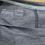 Under Armour Women’s  Heat Gear Run Top Size XLarge. Photo 2