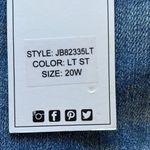 Judy Blue  Kenna Boyfriend Fit Mid Rise Bleach Wash Cuffed Jeans Size 20W Photo 4