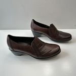 Clarks Brown Leather Slip On Heeled Loafers Comfort Dress Shoes Women's 9.5M Photo 2