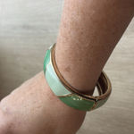 AQUA VTG Gold Tone Green Alternating Enamel Clamper Bangle Bracelet Wavy Unbrand Photo 5