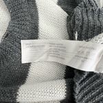 Aster sweater cropped tank/vest size medium Gray Photo 1