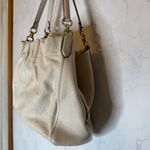 Coach maya shoulder bag in pebbled leather chalk off white Photo 9