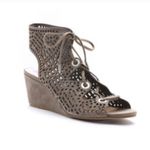 NWOB Dolce Vita Taupe Laser Cut Wedge San… Brown Size 9 Photo 1