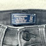 Abercrombie & Fitch Ultra High-rise Jean Legging in black- 24/00 Photo 2