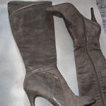 Amelia Grace knee high gray side zip heeled boots. Size 9M Photo 3