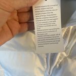 Automet Puffer Vest Women White Sleeveless Zip Up Outerwear, Size Small (NEW) Photo 3