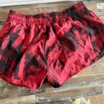 Lululemon Shorts Hotty Hot 2.5" Low-Rise 6 Photo 1