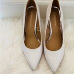 BCBGeneration EUC  Hallix Chain Detail Pump White 8.5 Photo 2