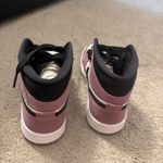 Jordan Nike Air  1 Mid SE Berry Pink Size 7.5 Photo 3