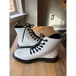 Dr. Martens Doc Martens 1460 Luana Smooth Leather White 7 Eye Lace Up Boot Size 7 NWOT Photo 4