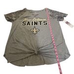 NFL Team Apparel NWT New Orleans Saints Tee T-Shirt Top Gray Camo Sleeves NFL Teens Apparel New Photo 3