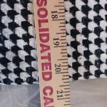 Loft  Petites Houndstooth Tweed Pencil Skirt Size 0P Wool Blend Black White. Photo 5