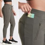 Athleta  Trekkie North Jogger Mountain Olive Size 12 Large Hiking Athleisure NWT Photo 2