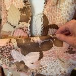 Alfred Dunner  reversible lightweight mandarin collar blazer in pink & tan print. Photo 3